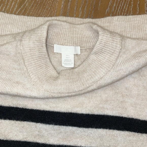 Textured pullover - Picture 2 of 3